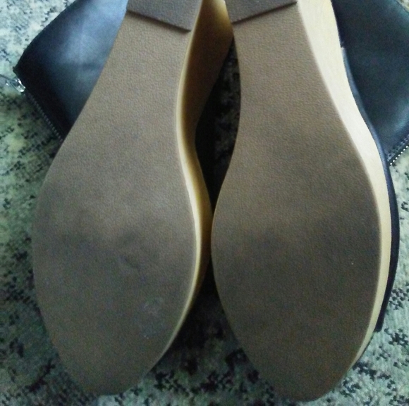 Simply Vera by Vera Wang Wedge Booties - Picture 7 of 8